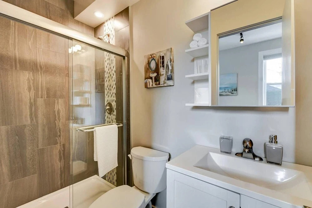 Newly Renovated - Spacious 1BR - Near Downtown
