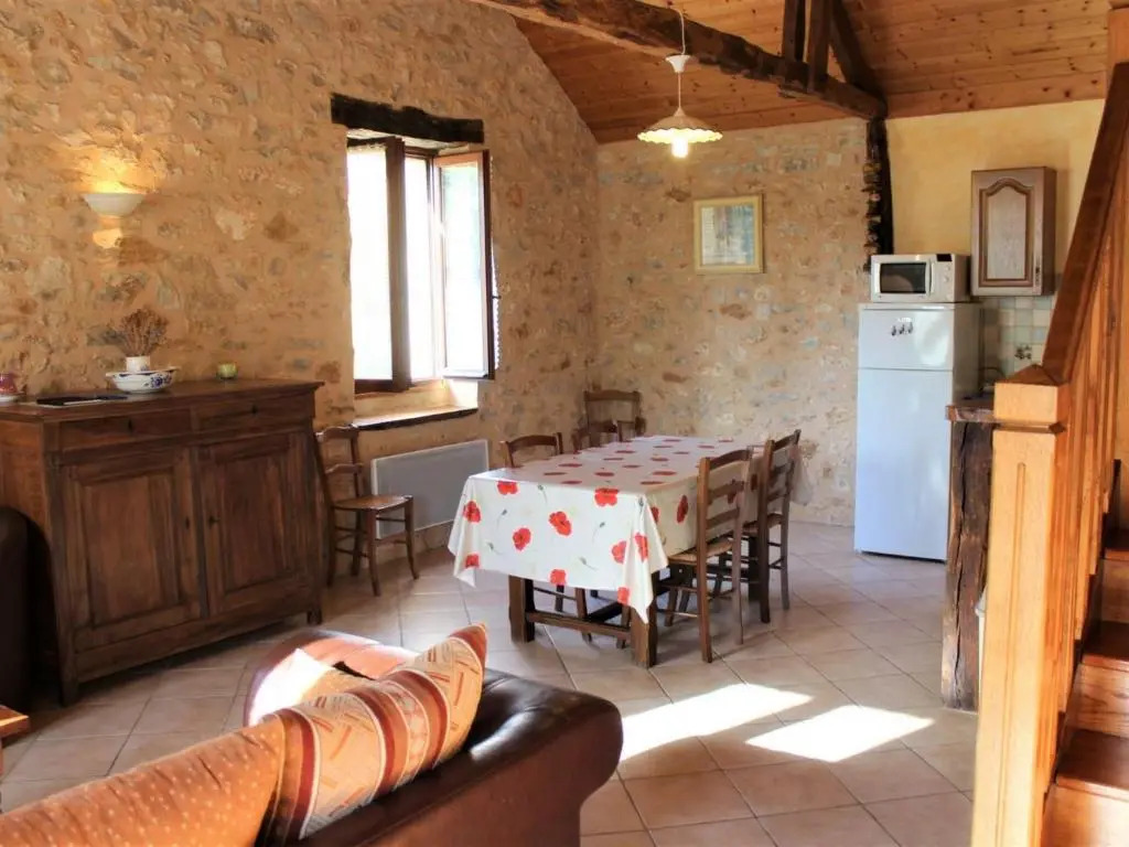 Gite Azerat, 4 pièces, 6 personnes - FR-1-616-138