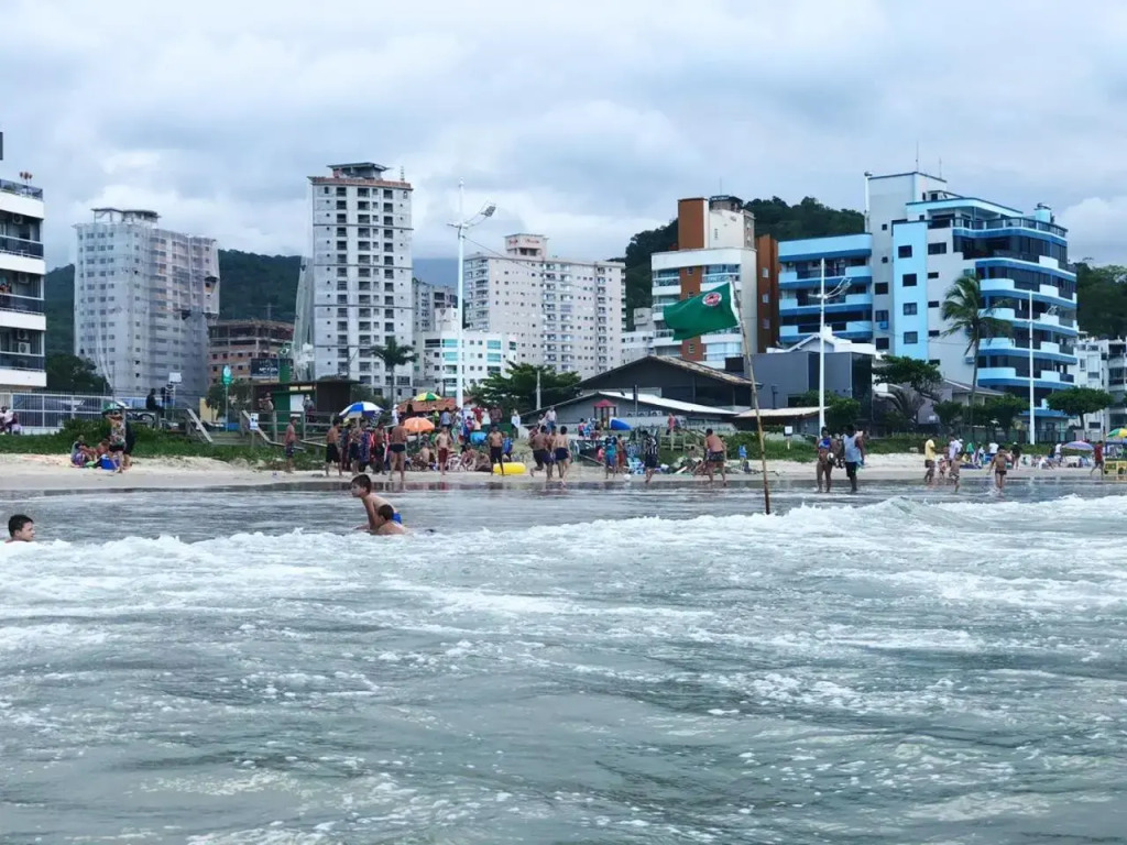 Apartamento Itapema, a 10 minutos do Mar MeiaPraia