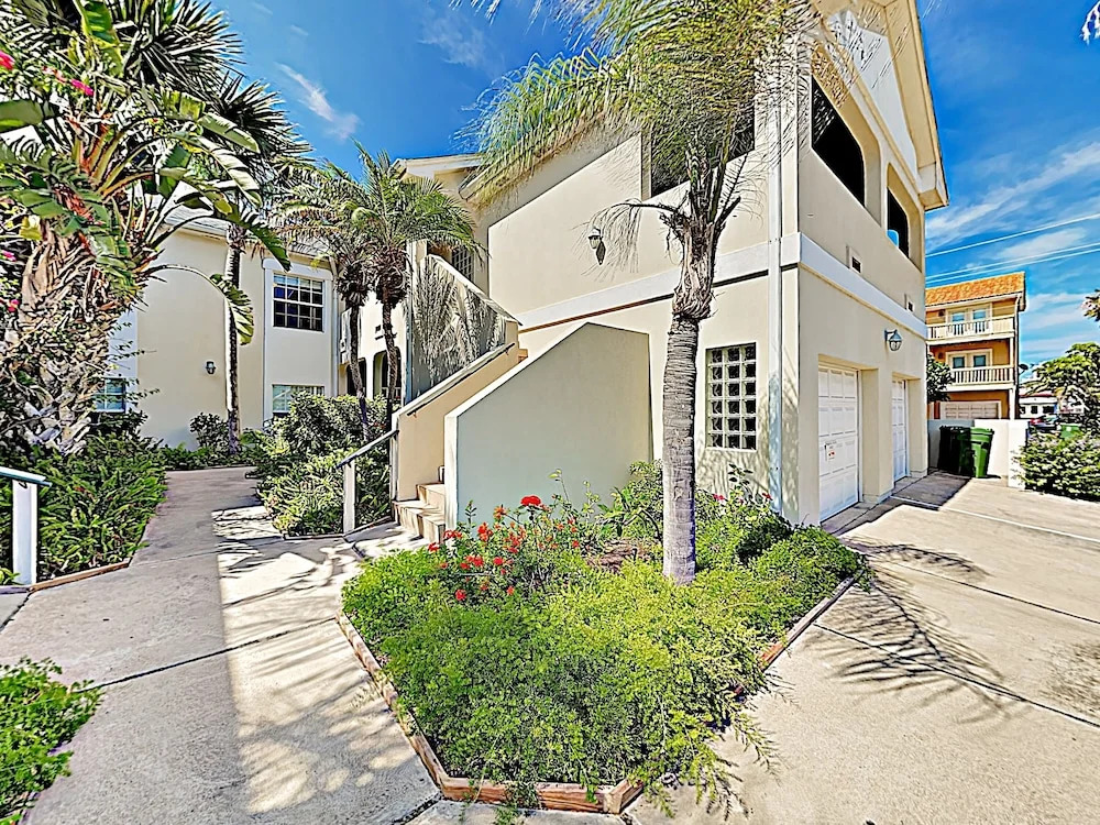 New Listing! Updated All-suite Getaway W/ Grill 2 Bedroom Condo
