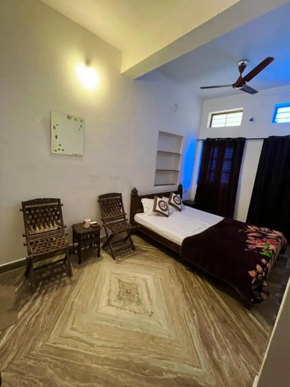 Suri Guest House