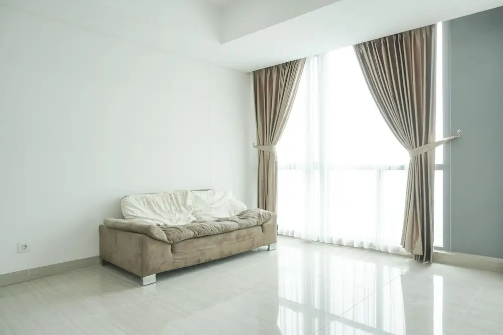 Spacious And Nice 2Br At Hillcrest House Apartment