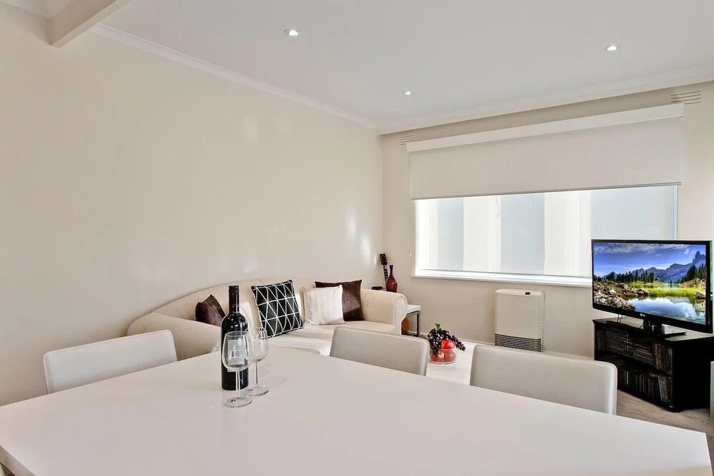 Elwood Seaside 2 Bed Retreat