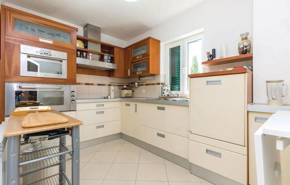 Beautiful Home in Jadranovo With Wifi and 3 Bedrooms