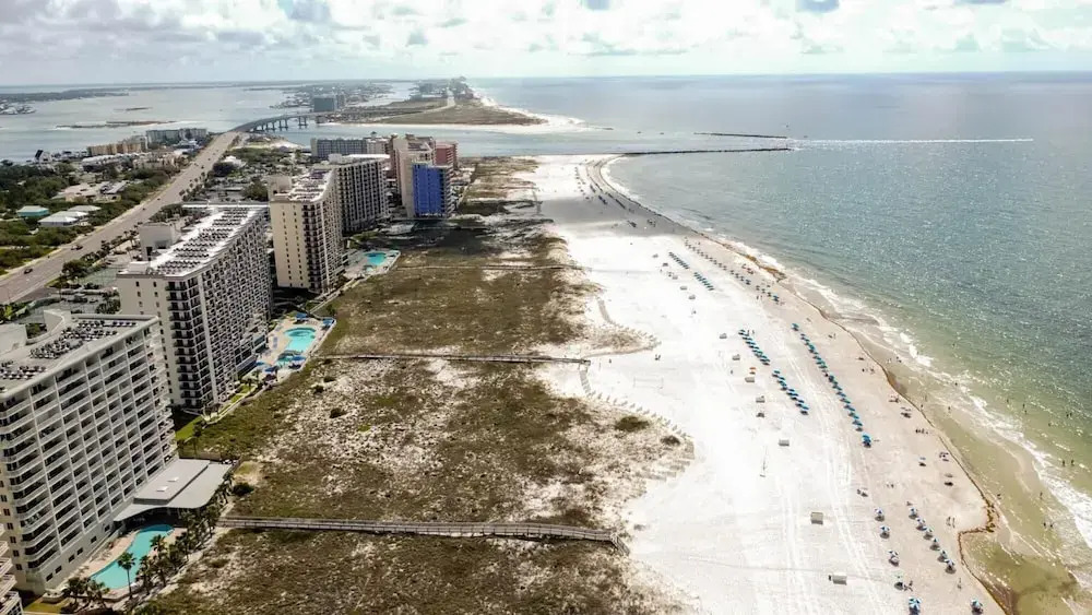 Delightful Beachfront Condo Indoor Outdoor Pool