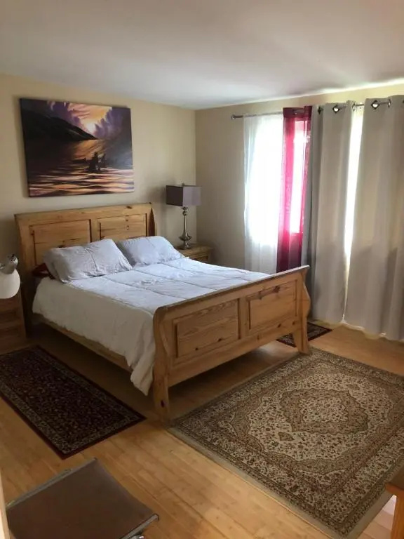 Costa mesa 4 bedroom home with jacuzzi