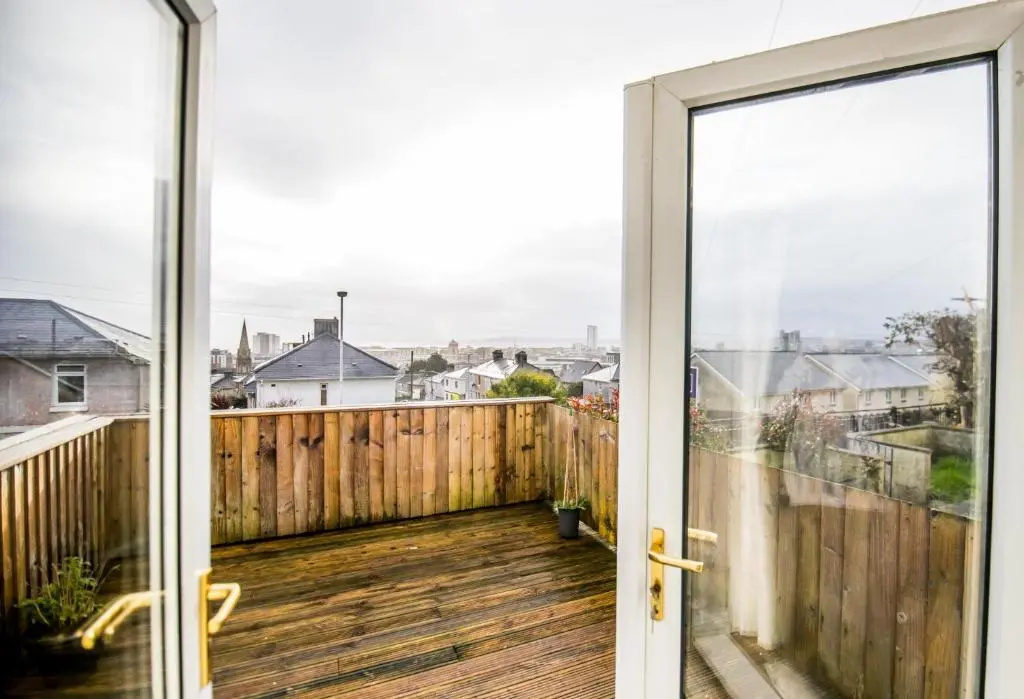 Stunning 2BD Family Retreat Swansea