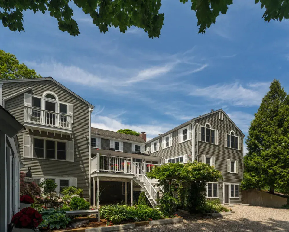 Old Harbor Inn