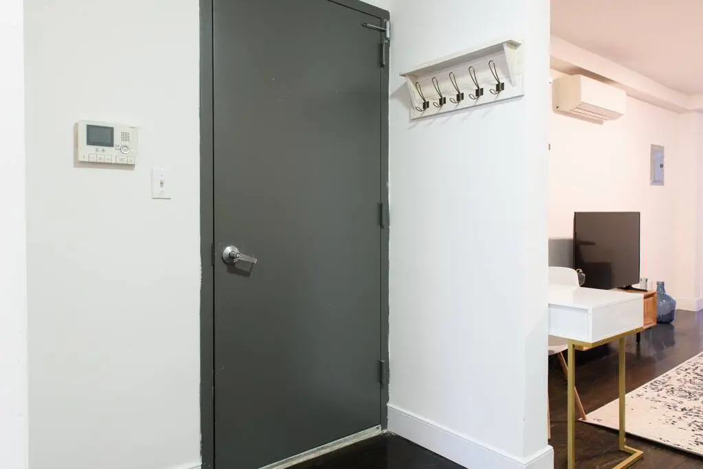 39-1 Renovated 3BR Prime Hudson Yardsarea