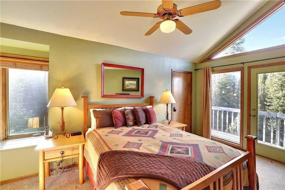 Hideaway Cabin House
