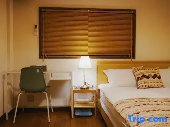 "Jiayi" 3-story building with elevator, 3 bedrooms, 2 bathrooms, 1 living room, 1 kitchen