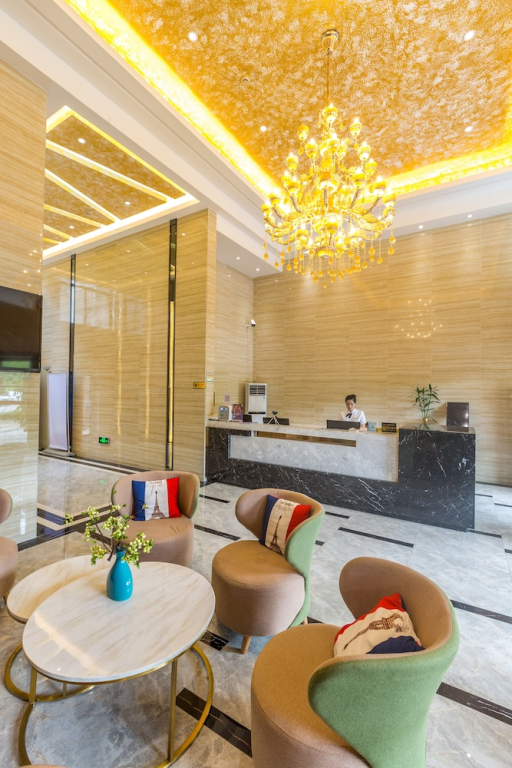 Q Hotel