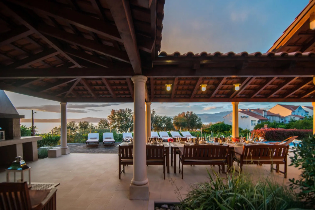 Gumonca in Supetar with 6 bedrooms and 5 bathrooms