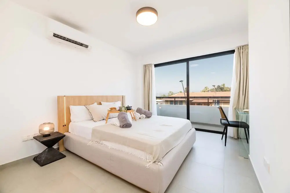 Finikoudes Marina View 102