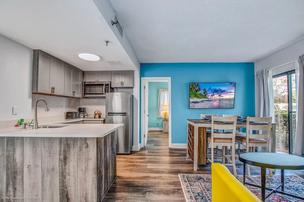 Pristine and Posh 2bd/2ba Condo With Private Balcony - #6en165