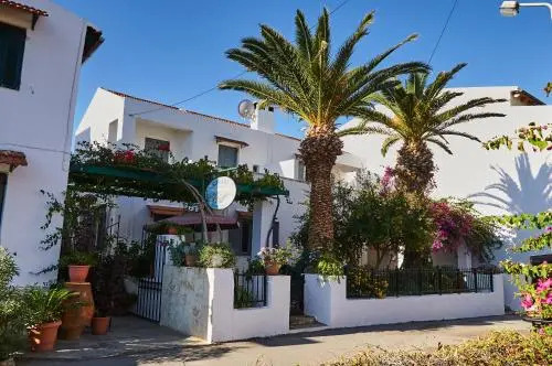 Konaki Studios & Apartments