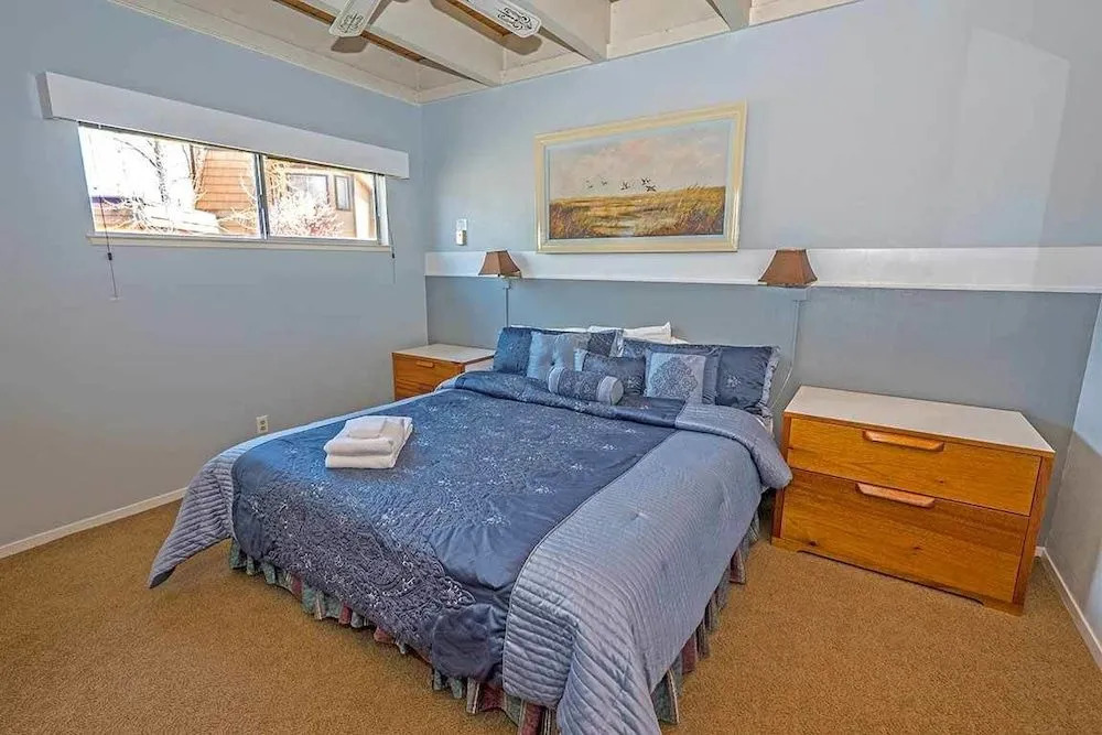 439 Ala Wai, 105 1 Bedroom Condo by RedAwning