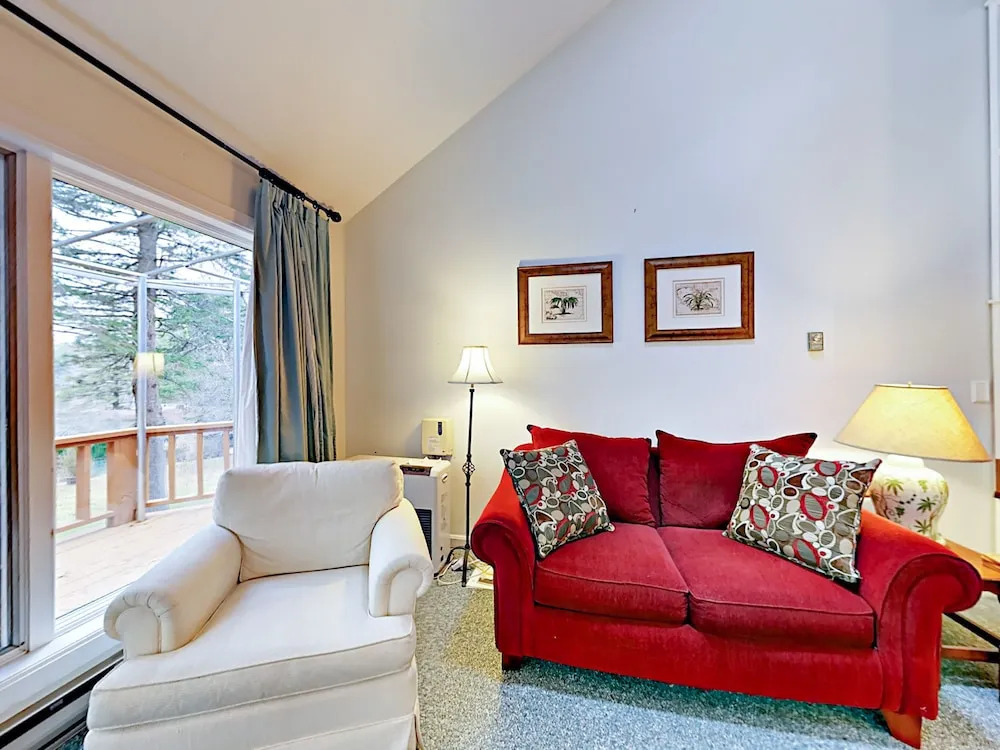 14 Maddocks Rd Condo 4 Bedrooms 3.5 Bathrooms Condo