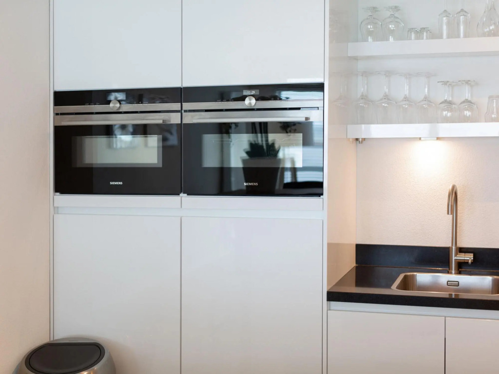 Spacious Apartment in Den Haag near Seabeach