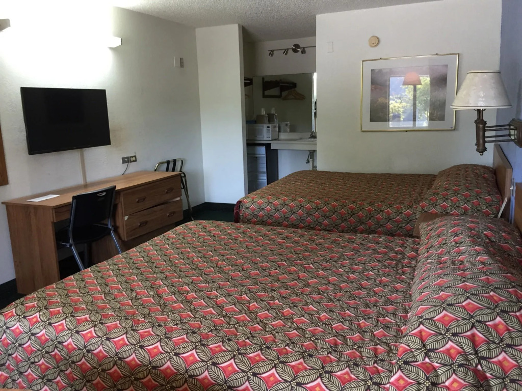 Flamingo Inn