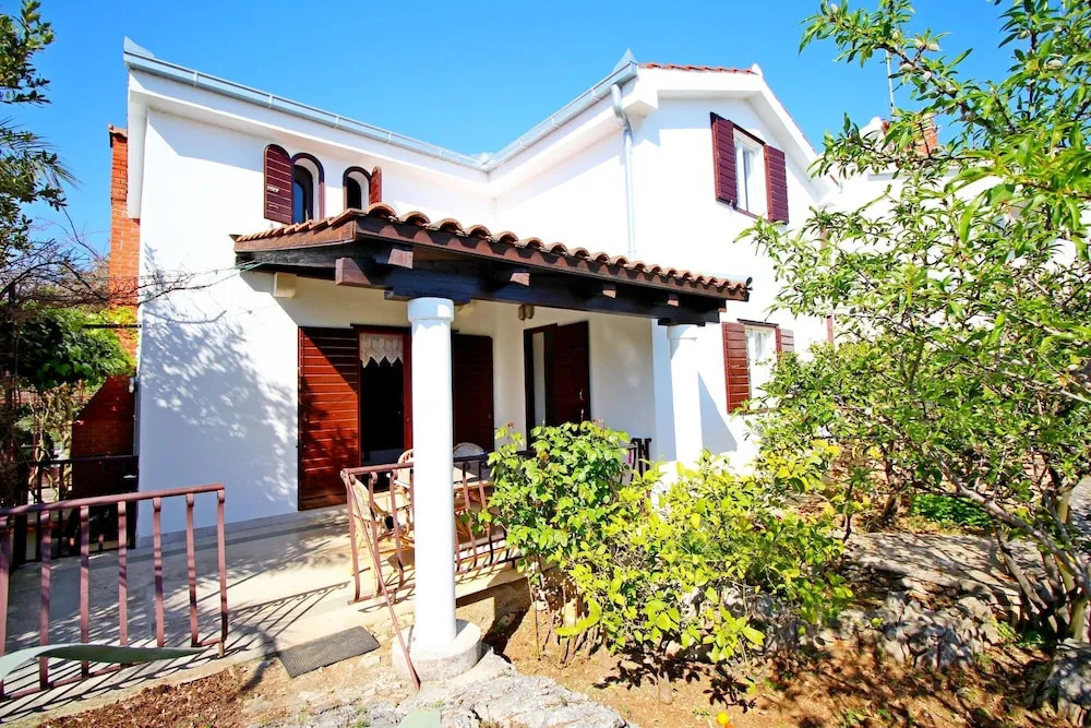 House Uzejra