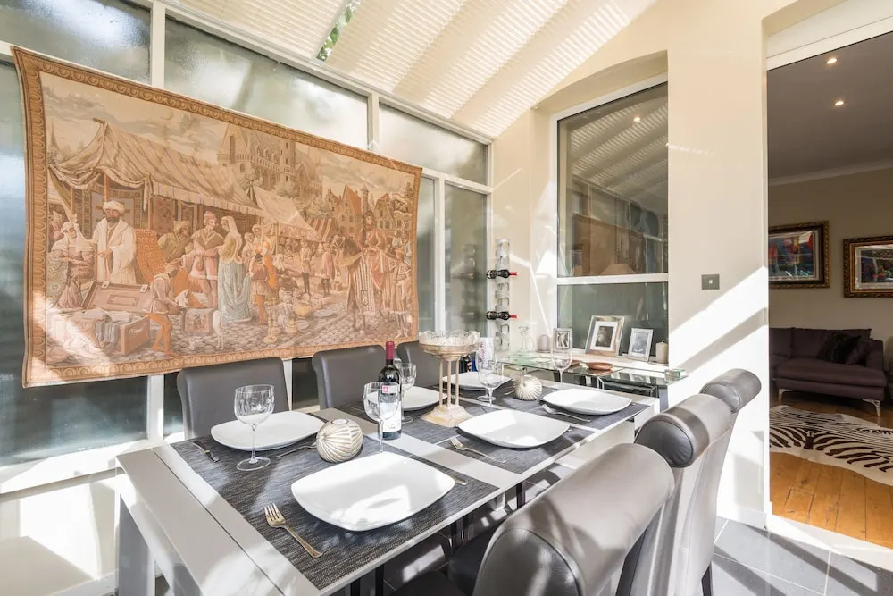 Designer Chelsea Family Home with Garden