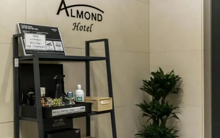 Almond Hotel Gupo Station