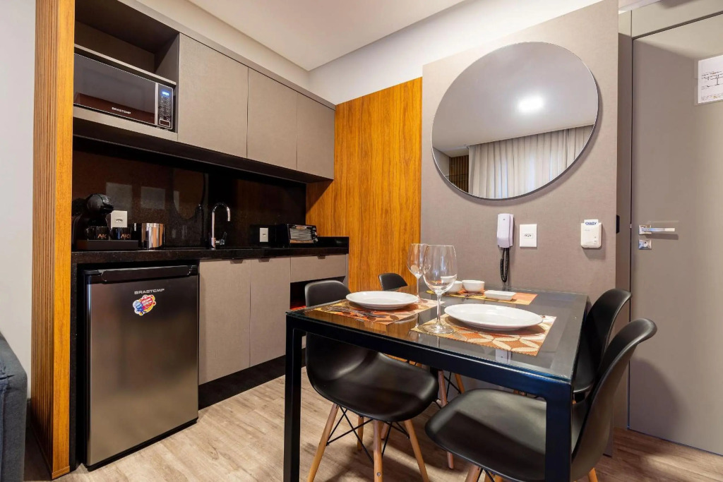 AION suítes 102 - Compacto e luxuoso Loft - Rooftop com piscina e academia - À poucos passos da praia