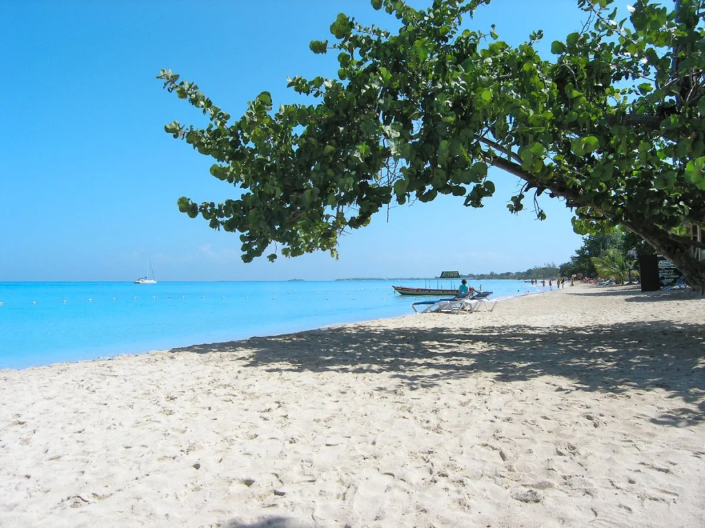 Sunrise Club Hotel