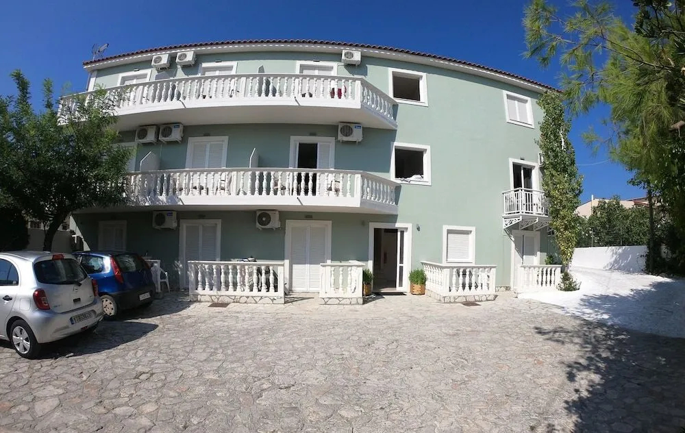 Casa Del Mar