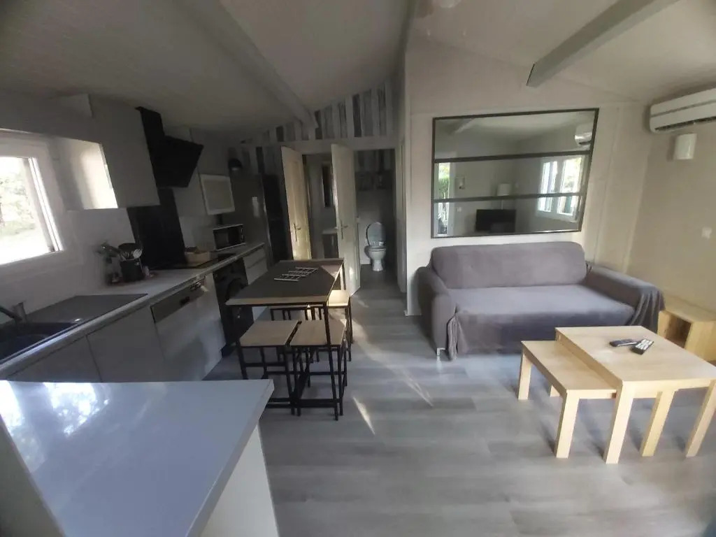 Chalet T3/clim/wifi/pkg/terrasse/15 min plages