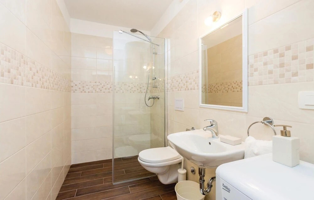 Stunning Home in Silo With Wifi and 2 Bedrooms