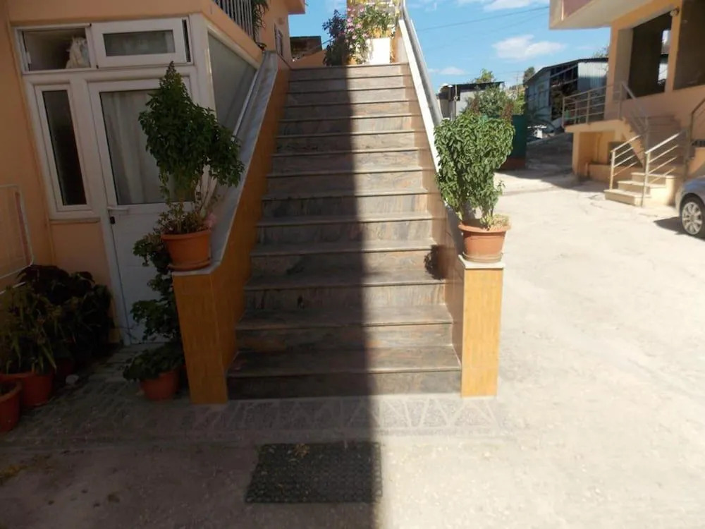 Apartments and Rooms Armanda