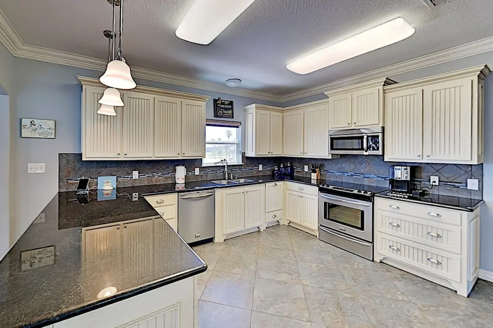 Relax-n-sea: Gulf-view Dream, 100 Steps To Beach! 3 Bedroom Home