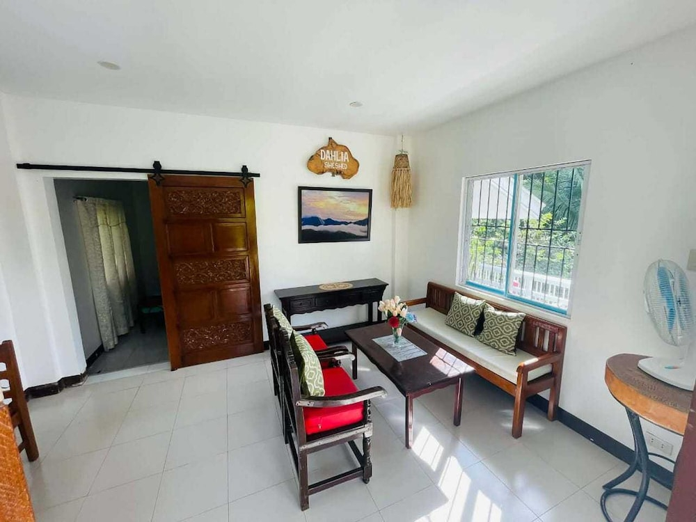 1193 Pinehall Farm Rizal