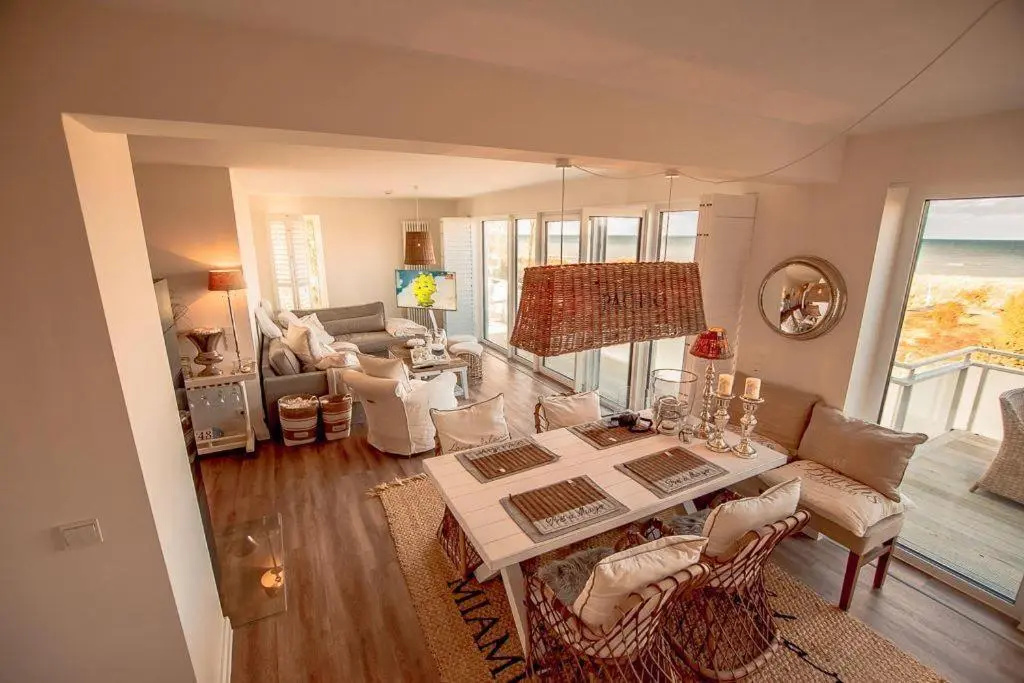 Luxurioese-Ferienwohnung-direkt-am-Strand-4DP212