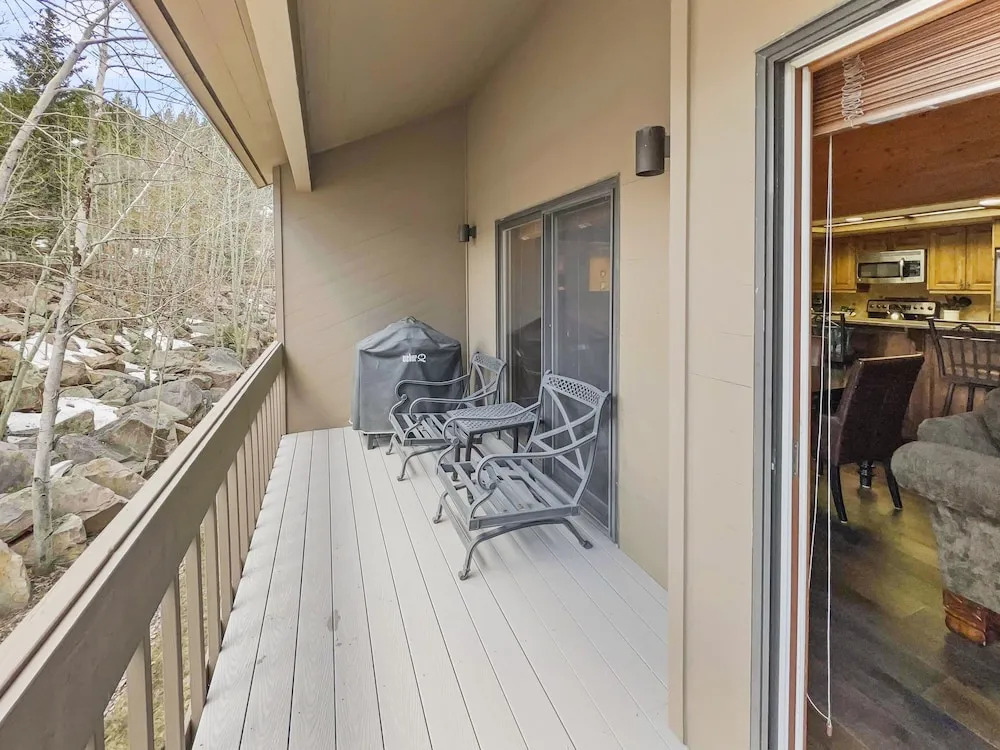 1791 Lakeside Getaway At Deer Valley! Outdoor Heated Pool & Hot Tubs! 2 Bedroom Condo by RedAwning