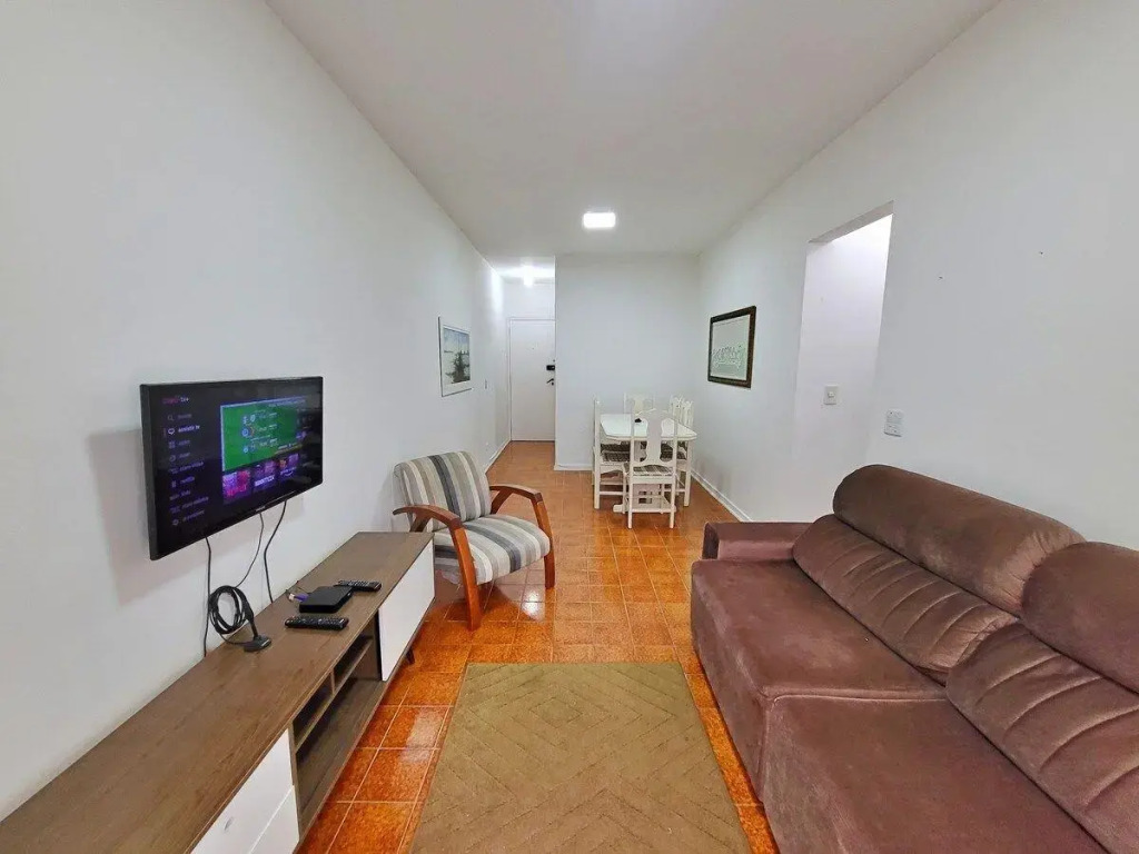 Ap 02 Dorms   Enseada   Com Sacada, Ar Cond, Wi Fi, 01 Vaga, Lado Praia