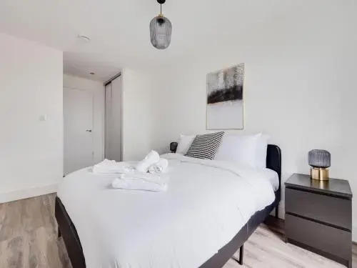 Pass the Keys Modern 2 Bedroom Apartment Manchester Media City