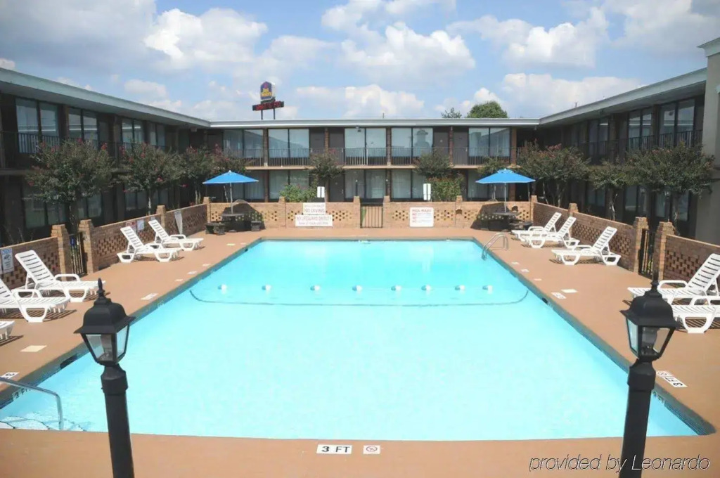Отель Greenville Airport Inn