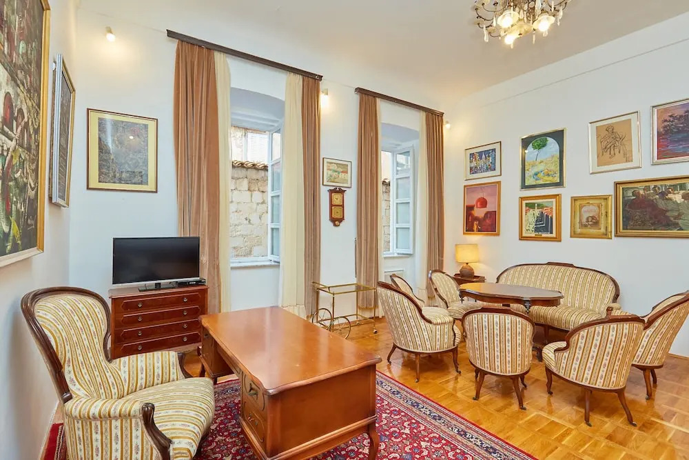 Apartment Misir