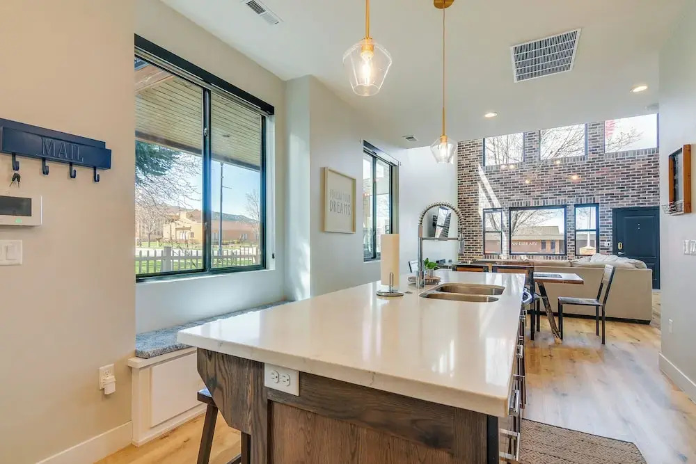 Gateway to Zion! Modern Home in Historic Parowan