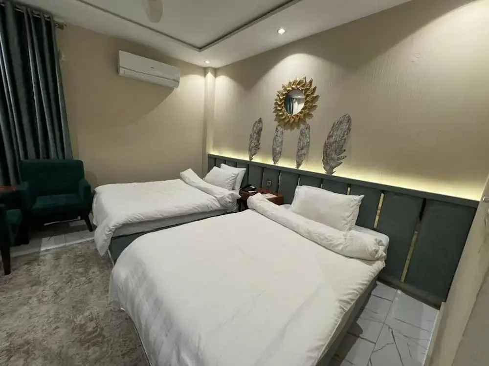 Shelton Boulevard Hotel Lahore