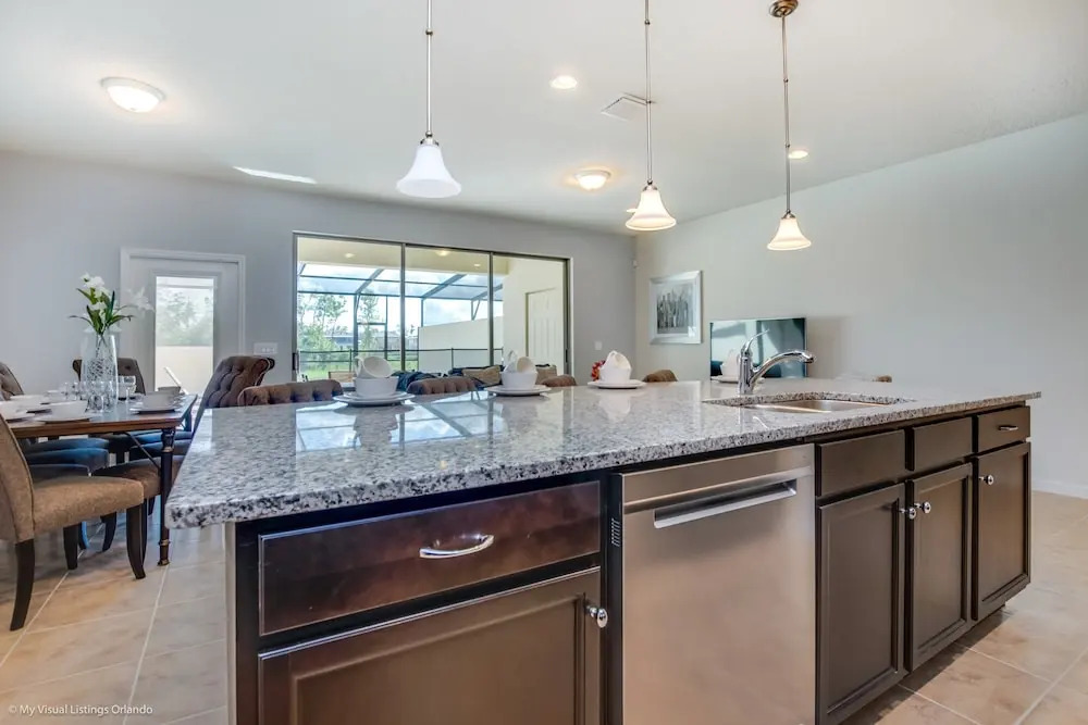 4bed 3Ba Home With Pool at Windsor
