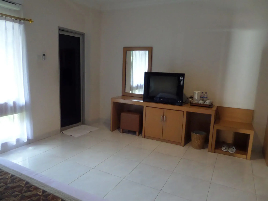 Arini Hotel