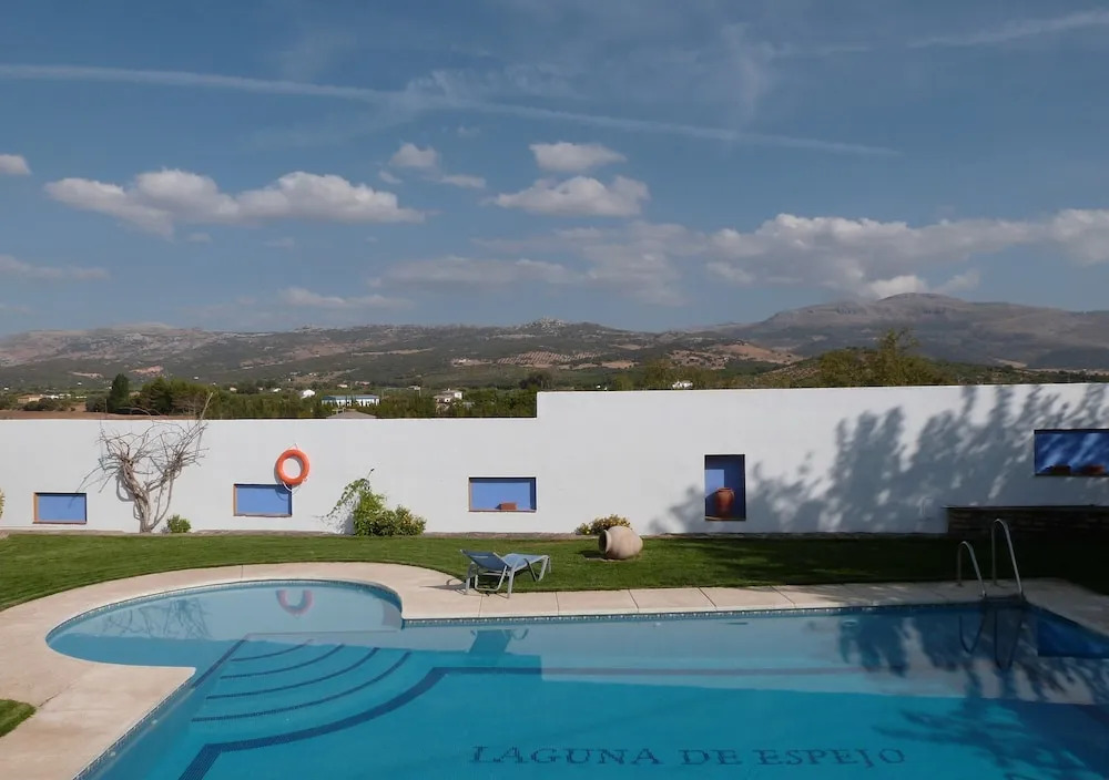 Cortijo Laguna de Espejo
