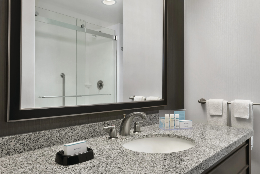 Hampton Inn & Suites Mishawaka/South Bend at Heritage Square
