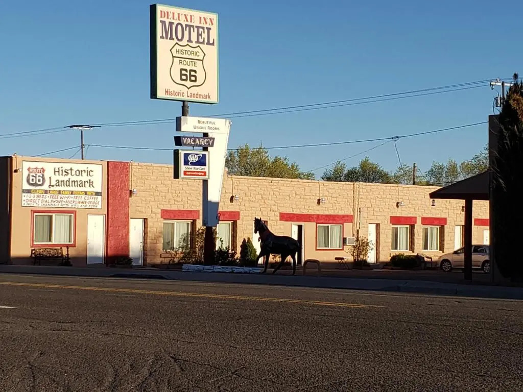 Deluxe Inn