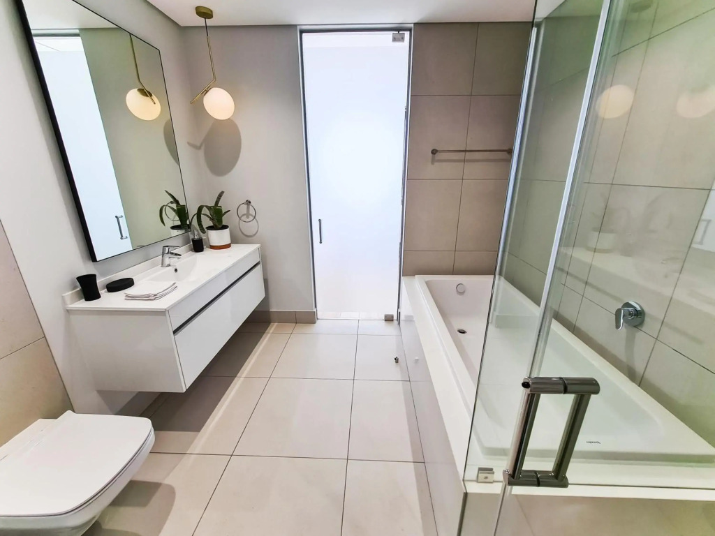 Ellipse Waterfall Executive Luxury Sapphire