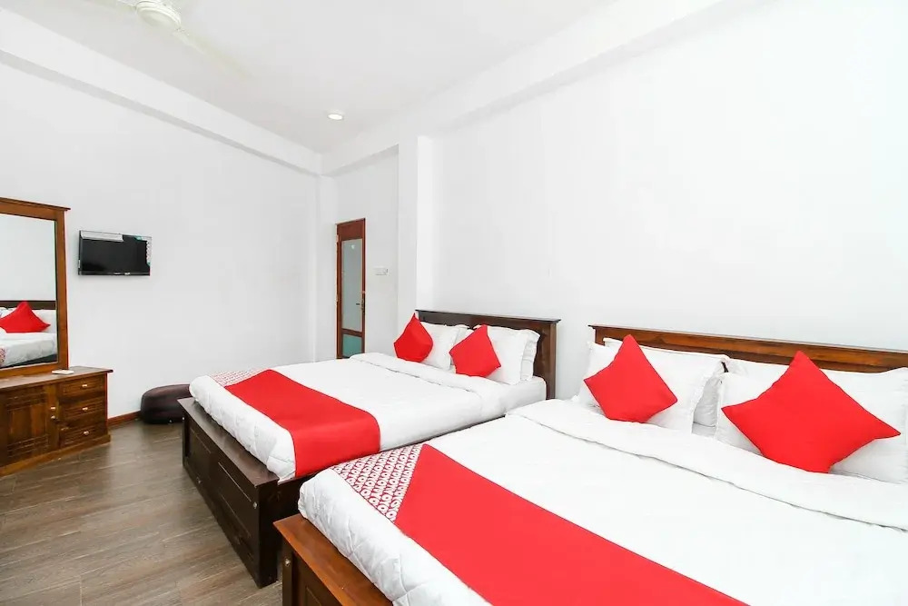 OYO 371 River Palace Hotel